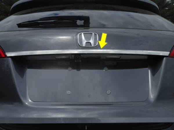 QAA - Honda Pilot 2016-2020, 4-door, SUV (1 piece Stainless Steel License Bar, Above plate accent Trim 0.75" wide ) LB16260 QAA
