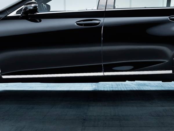 QAA - Lexus ES 2019-2020, 4-door, Sedan (4 piece Stainless Steel Rocker Panel Trim, Lower Kit 0.75"-1.25" tapered width Spans from the bottom of the door UP to the specified width.) TH19106 QAA