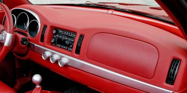 Intro-Tech Automotive - Chevrolet SSR 2003-2006 -  DashCare Dash Cover