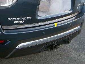 QAA - Nissan Pathfinder 2013-2020, 4-door, SUV (1 piece Stainless Steel Rear Deck Trim, Trunk Lid Accent 1.25" Width ) RD13527 QAA - Image 1