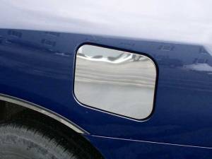 Toyota Highlander 2001-2007, 4-door, SUV (1 piece Stainless Steel Gas Door Cover Trim Warning: This is NOT a replacement cap. You MUST have existing gas door to install this piece ) GC22185 QAA