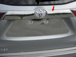 Toyota Highlander 2014-2019, 4-door, SUV (1 piece Stainless Steel License Bar, Above plate accent Trim ) LB14110 QAA