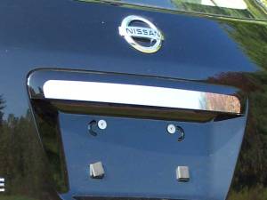 QAA - Nissan Rogue Select 2014-2015, 4-door, SUV (1 piece Stainless Steel License Bar, Above plate accent Trim centered coverage ) LB28535 QAA - Image 1