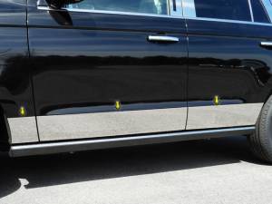 Ford Expedition 2018-2020, 4-door, SUV (6 piece Stainless Steel Rocker Panel Trim, Lower Kit Tapered Width from a point - 7"-8.25", does not fit the "MAX" version Spans from the bottom of the door UP to the specified width.) TH58383 QAA