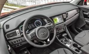 Intro-Tech Automotive - Kia Niro 2017-2020 - DashCare Dash Cover - Image 3